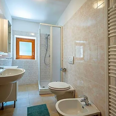 Agribenessere Brenzio 3* غْرافيدونا